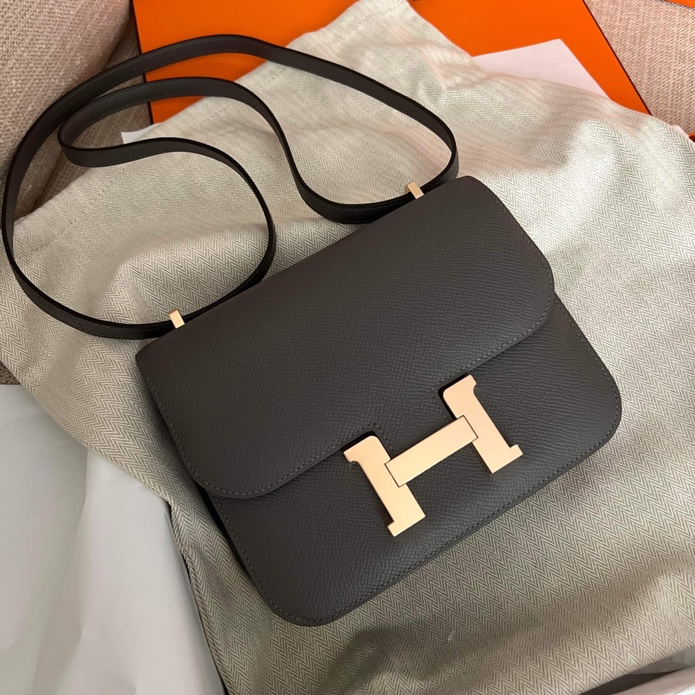 BIB Constance 18. Gris Myer. Epsom. 2023. Full set